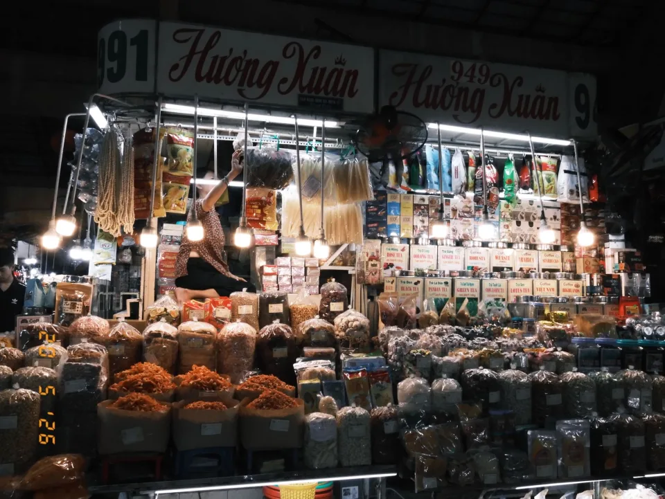 Hộp món đóng gói chờ giao